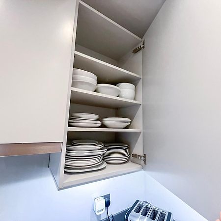 Posh 3 Bedroom Flat With Terrace And Indoor Fireplace In Mayfair, Near Hyde Park London Exteriör bild