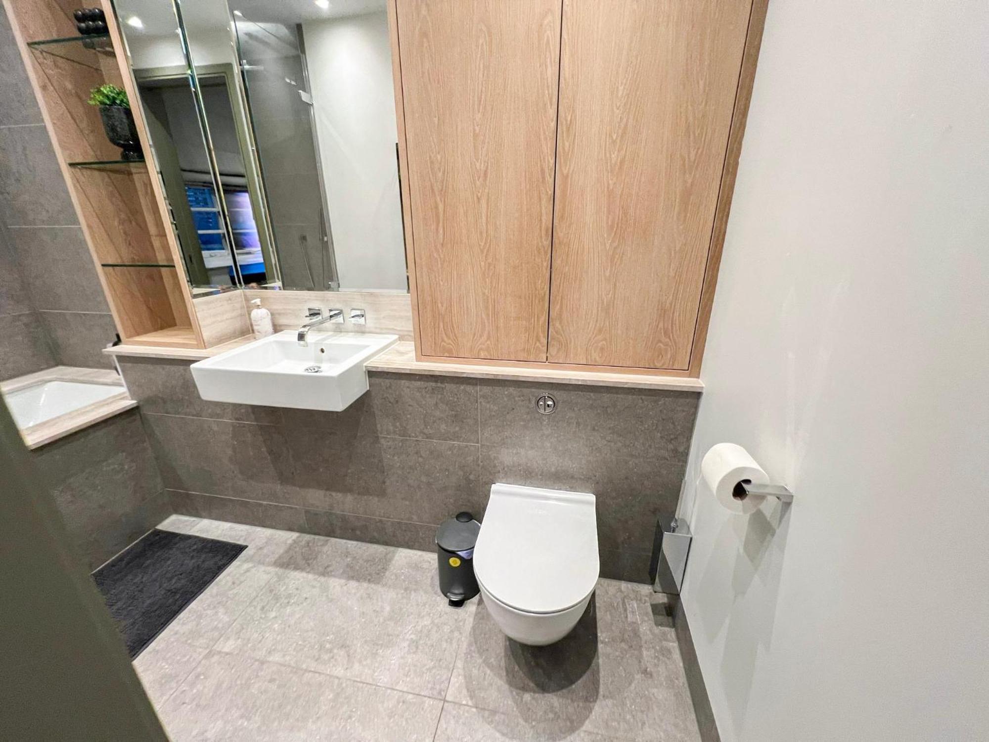Posh 3 Bedroom Flat With Terrace And Indoor Fireplace In Mayfair, Near Hyde Park London Exteriör bild