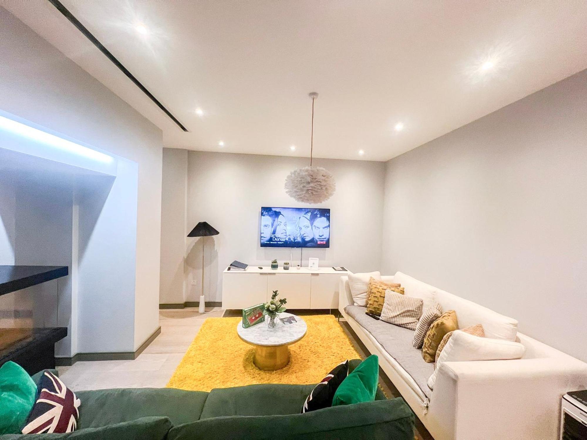 Posh 3 Bedroom Flat With Terrace And Indoor Fireplace In Mayfair, Near Hyde Park London Exteriör bild