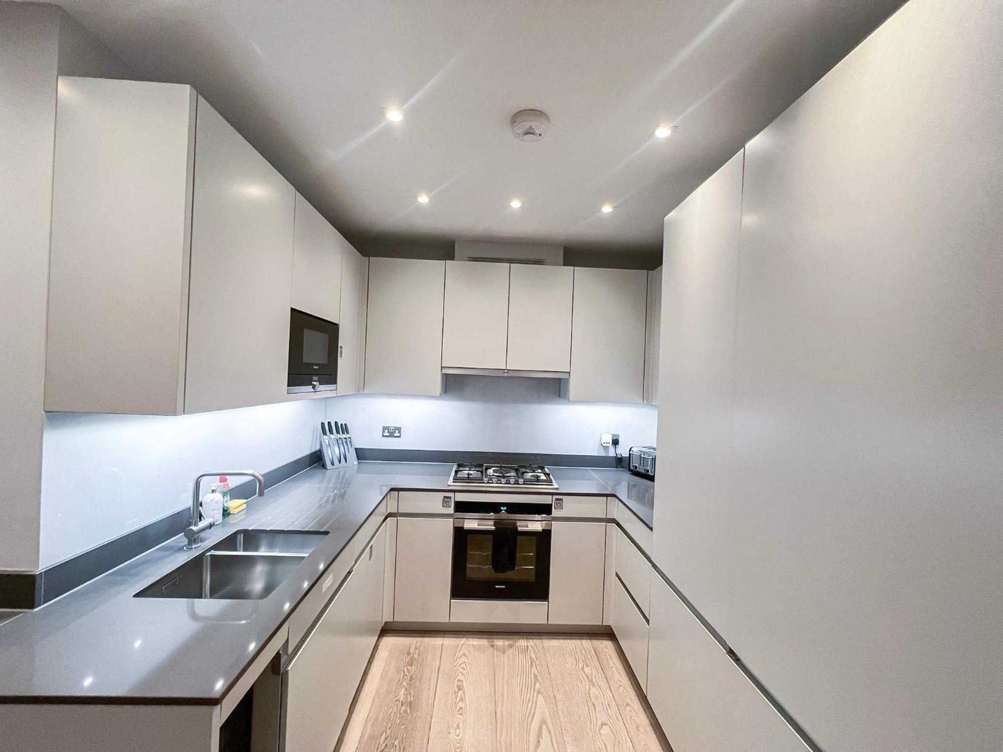 Posh 3 Bedroom Flat With Terrace And Indoor Fireplace In Mayfair, Near Hyde Park London Exteriör bild