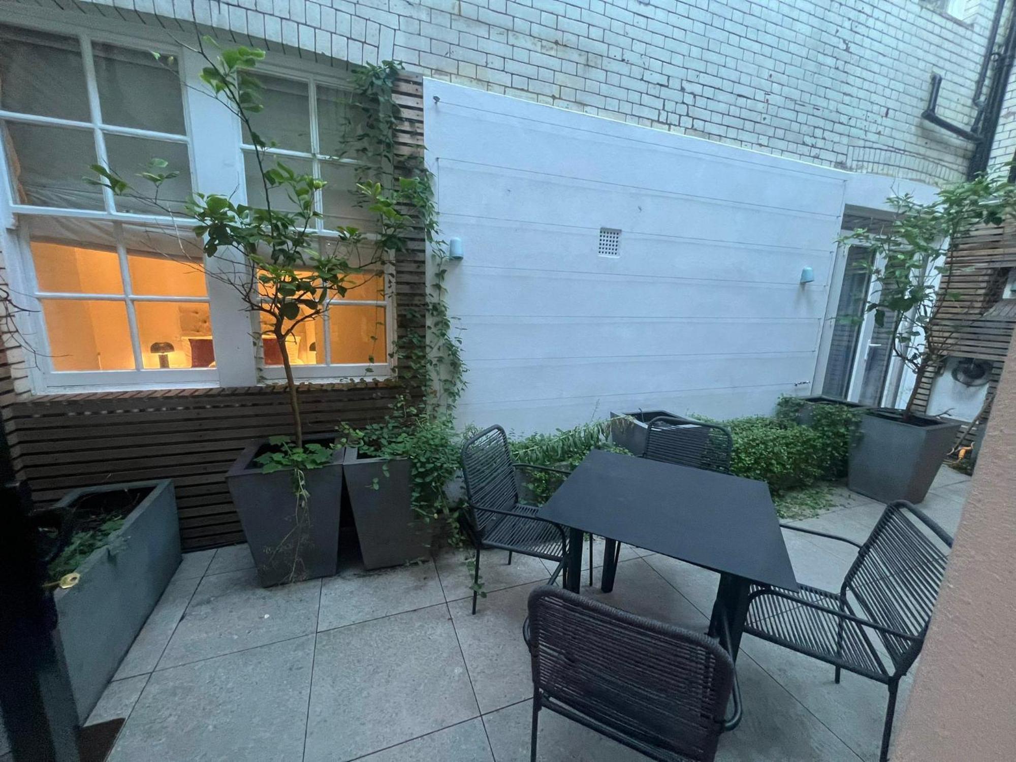 Posh 3 Bedroom Flat With Terrace And Indoor Fireplace In Mayfair, Near Hyde Park London Exteriör bild