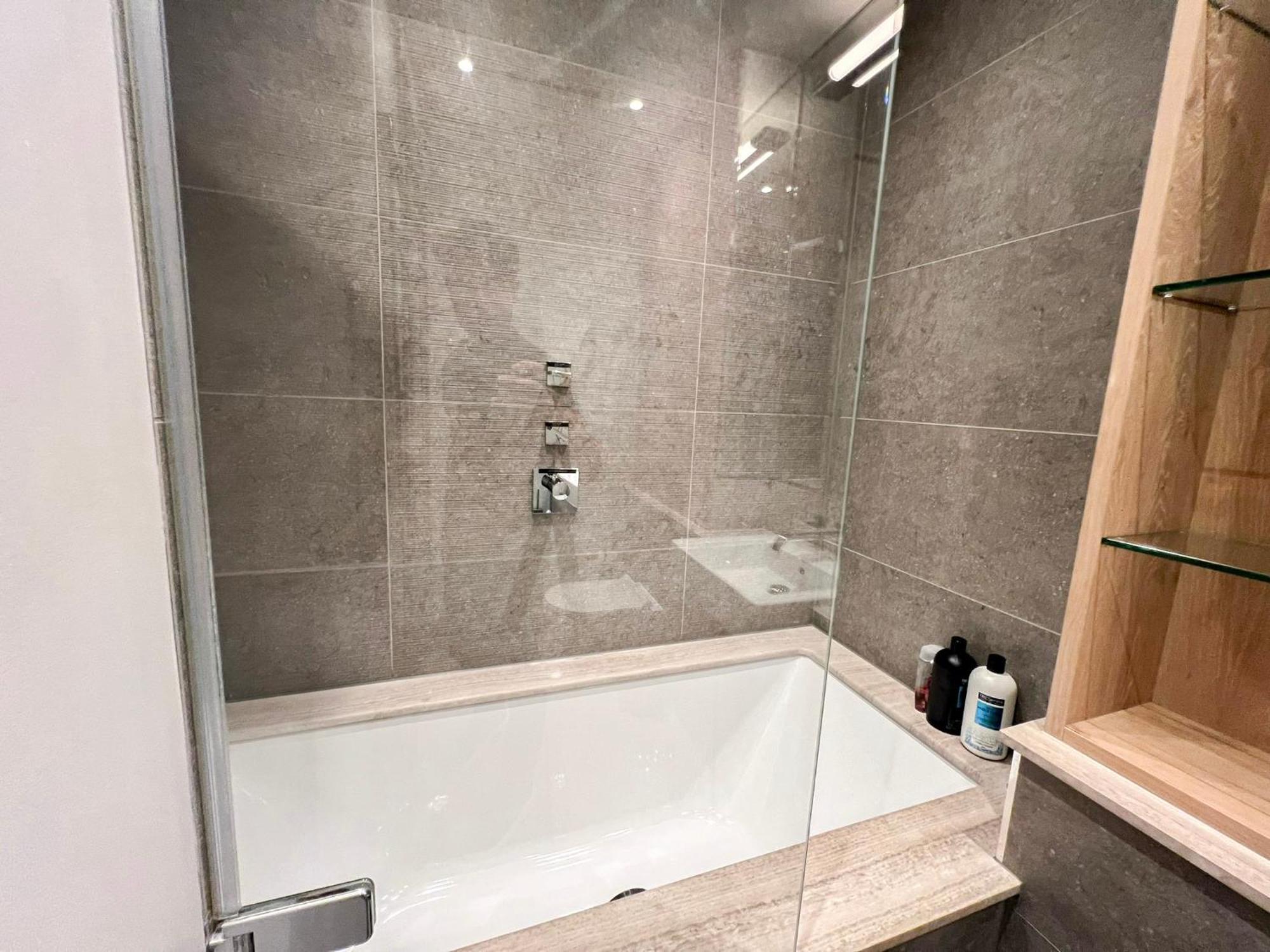 Posh 3 Bedroom Flat With Terrace And Indoor Fireplace In Mayfair, Near Hyde Park London Exteriör bild
