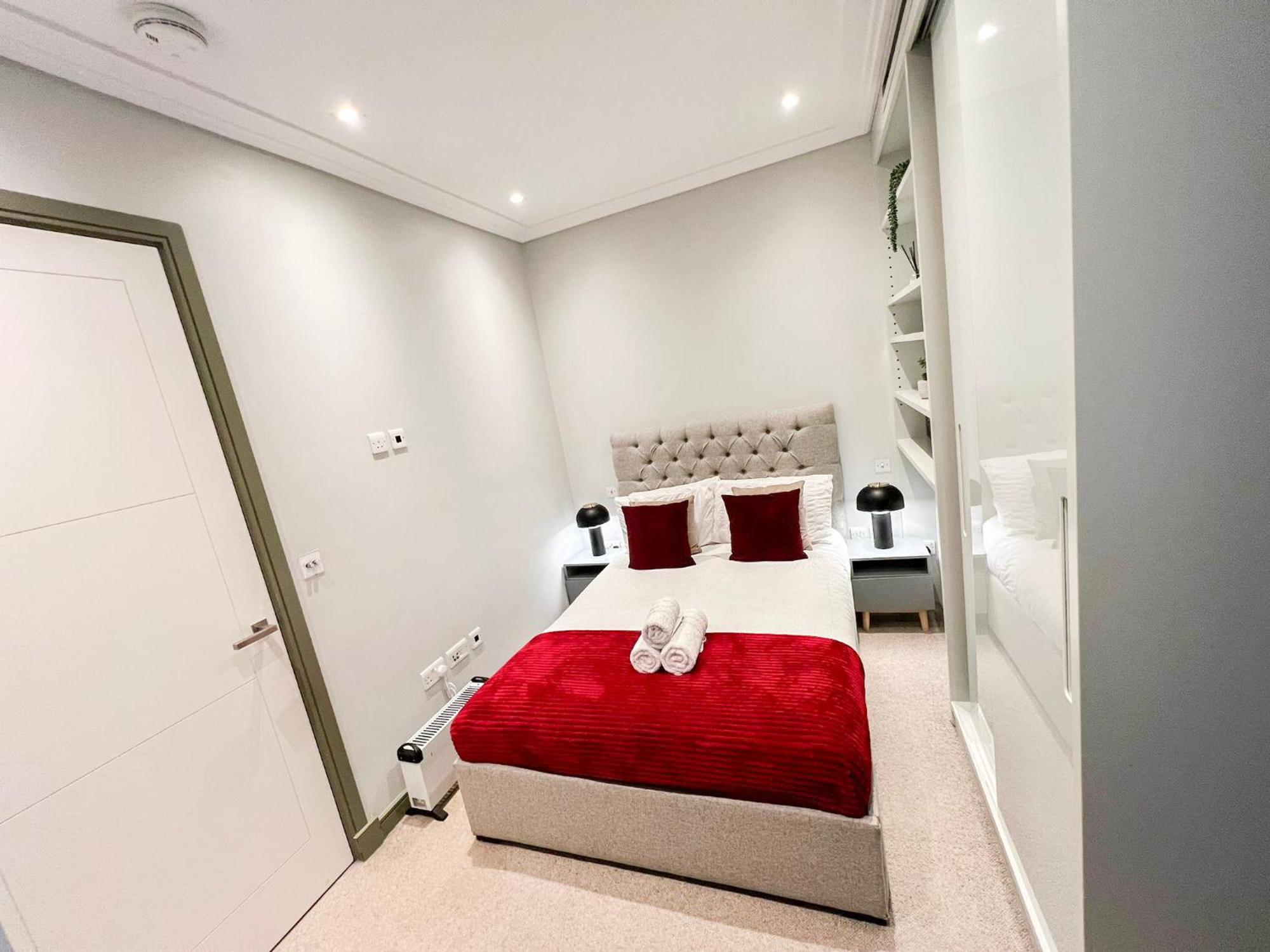 Posh 3 Bedroom Flat With Terrace And Indoor Fireplace In Mayfair, Near Hyde Park London Exteriör bild